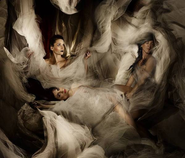 Photograph Patrizia Burra Team on One Eyeland